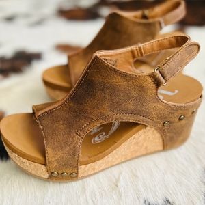 Berlin leather grommet healed wedges/clogs (W-10)